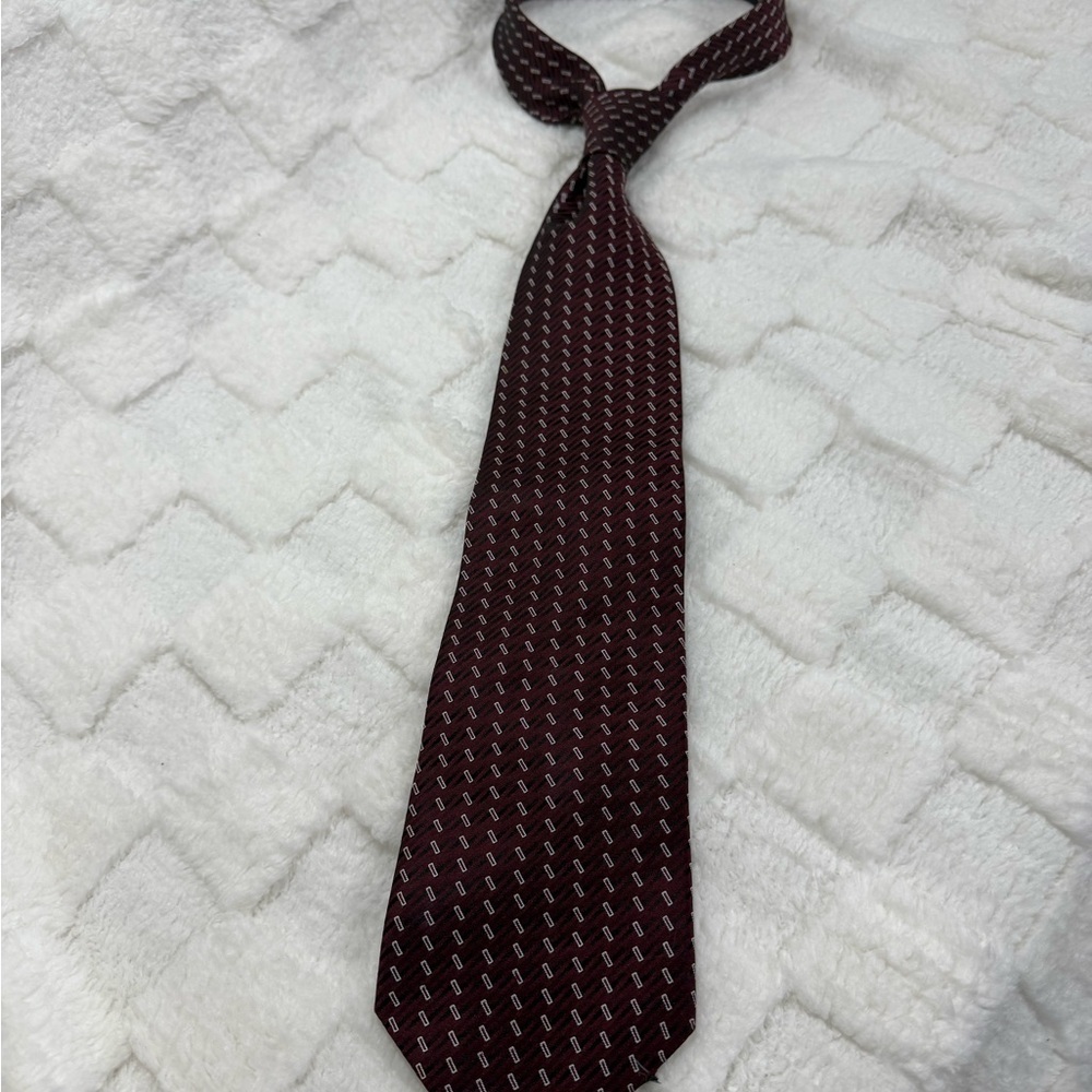 Elegant Burgundy Tie for Men